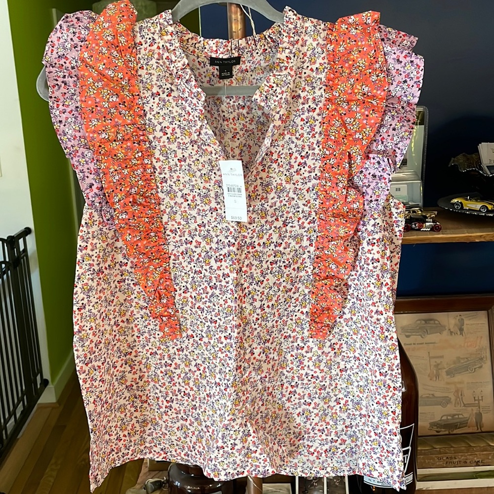Ann Taylor blouse size small floral print